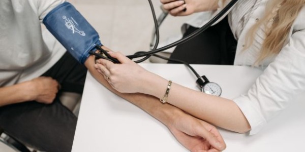 Come misurare la pressione arteriosa? Segui la guida