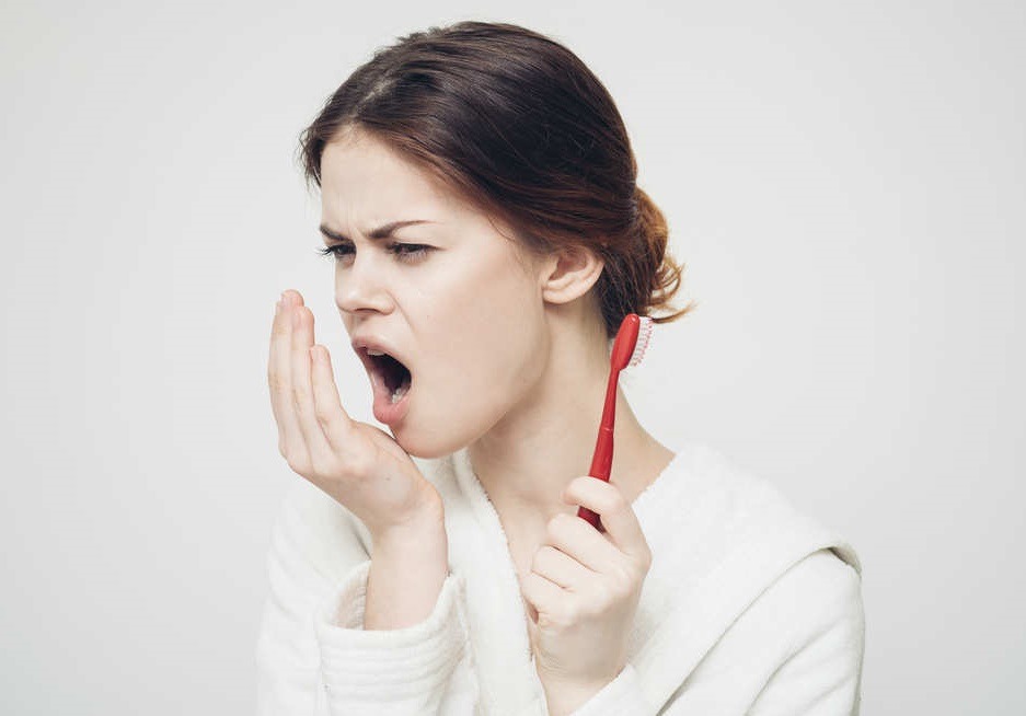 Alitosi: come combatterla?