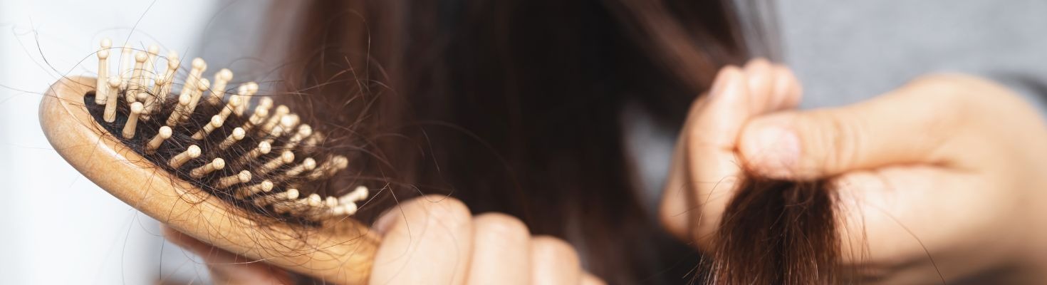 Come prevenire la caduta dei capelli? Segui i consigli di Mediafarma